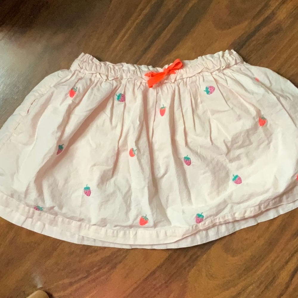 Mini Boden embroidered strawberry skirt size 5-6